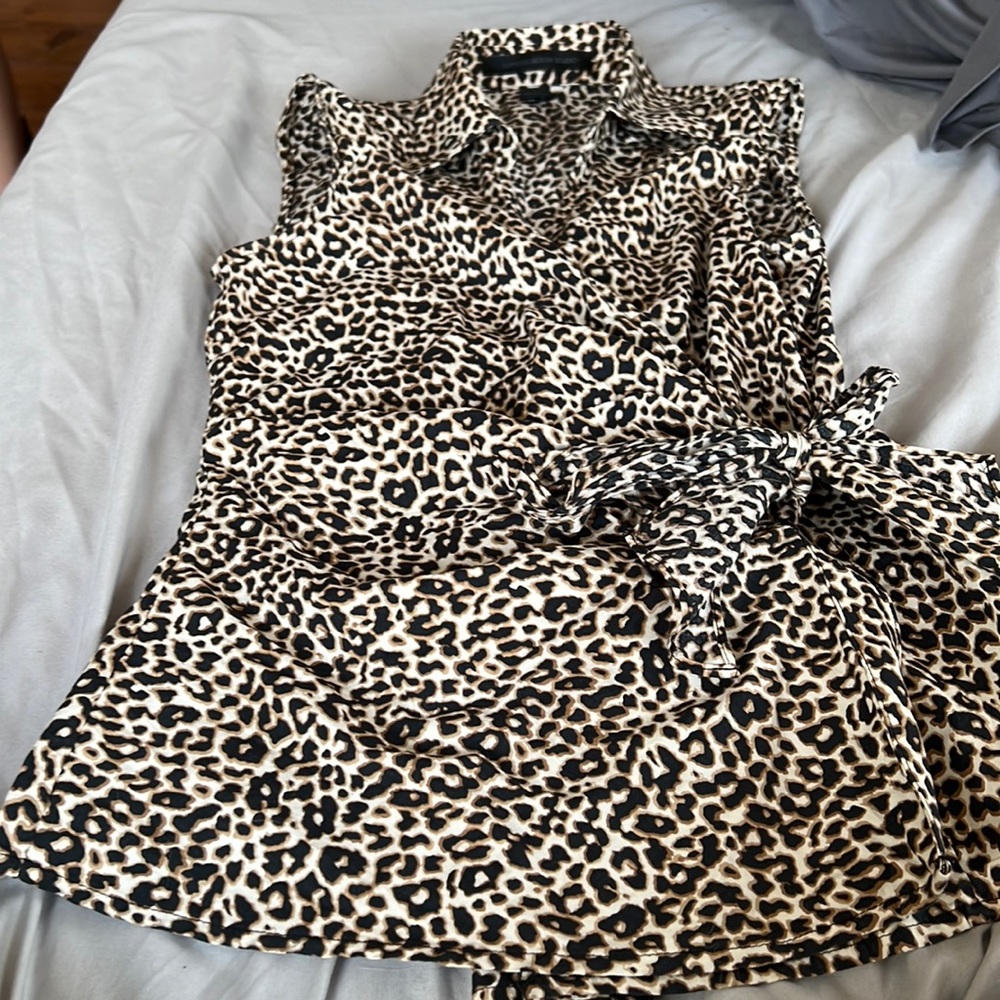 Sz Small Cheetah Print sleeveless tie waist blouse
